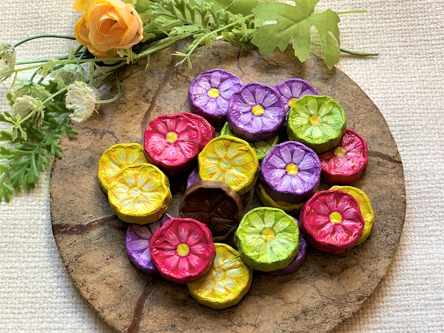 Foil Wrapped Daisy (Milk Chocolate)